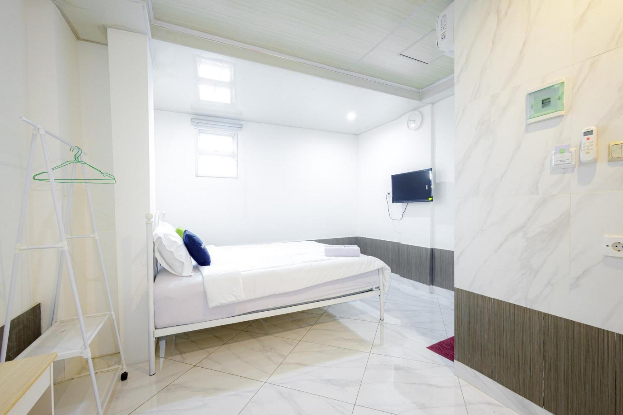 Urbanview Hotel Kota Tua 자카르타 외부 사진